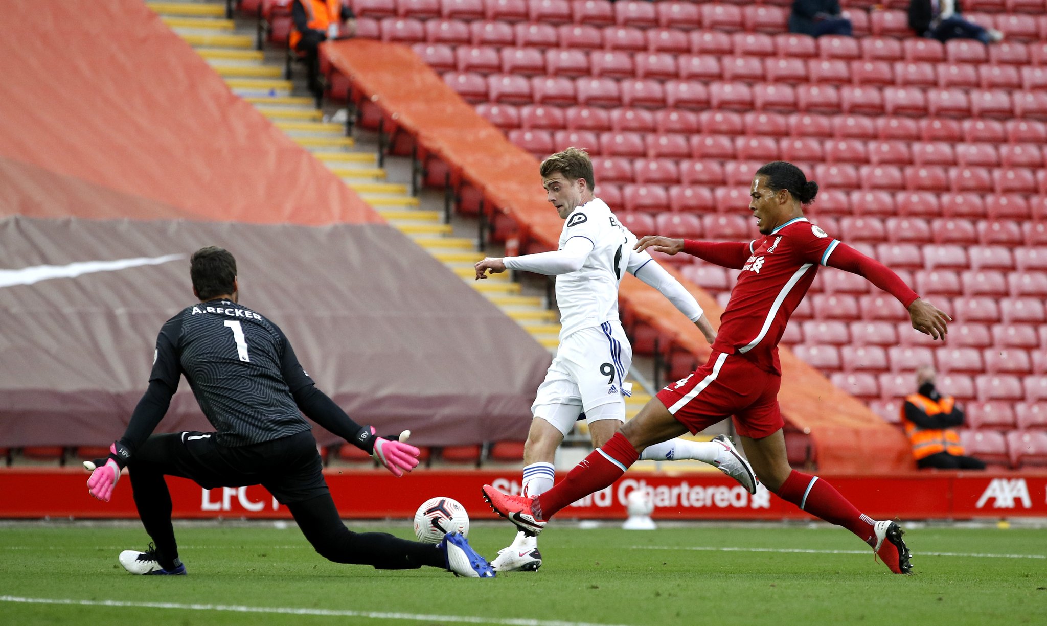 略伦特：我们不能让对手那么快且那么容易就进球